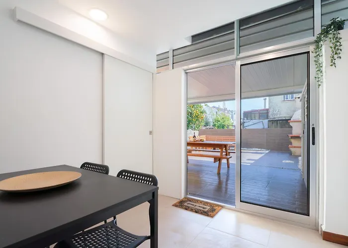 Host Wise - Charming Cozy * Сан-Мамеде-де-Инфешта