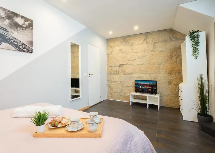 Host Wise - Charming Cozy Проживание в семье