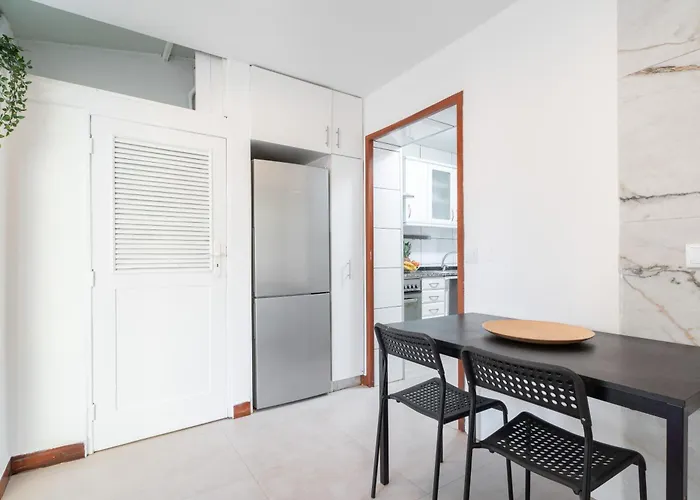 Проживание в семье Host Wise - Charming Cozy *