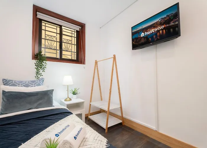 Проживание в семье Host Wise - Charming Cozy *