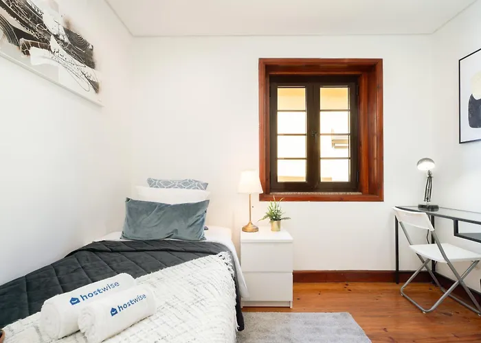 Проживание в семье Host Wise - Charming Cozy *